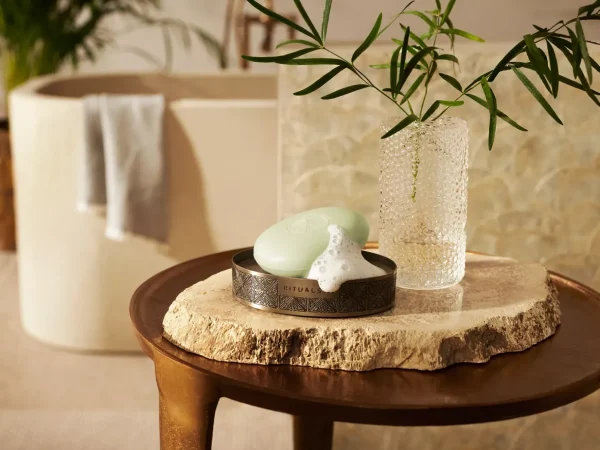 Refiller | Produkter-I-Reisestørrelse^Rituals Shampoo & Body Bar