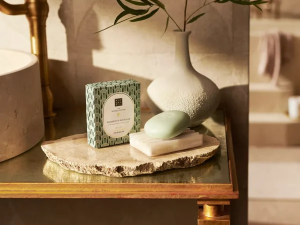 Refiller | Produkter-I-Reisestørrelse^Rituals Shampoo & Body Bar