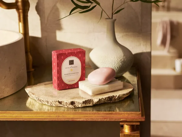 Refiller | Produkter-I-Reisestørrelse^Rituals Shampoo & Body Bar